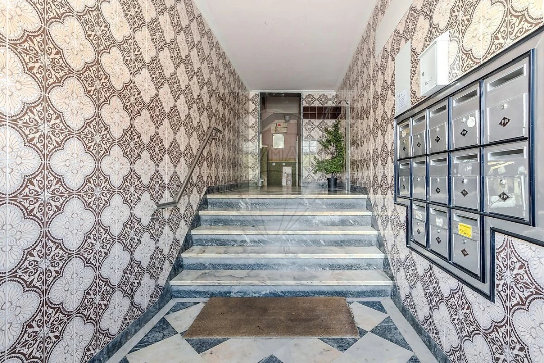 Apartamento T2 para Venda em Agualva e Mira-Sintra Foto 18