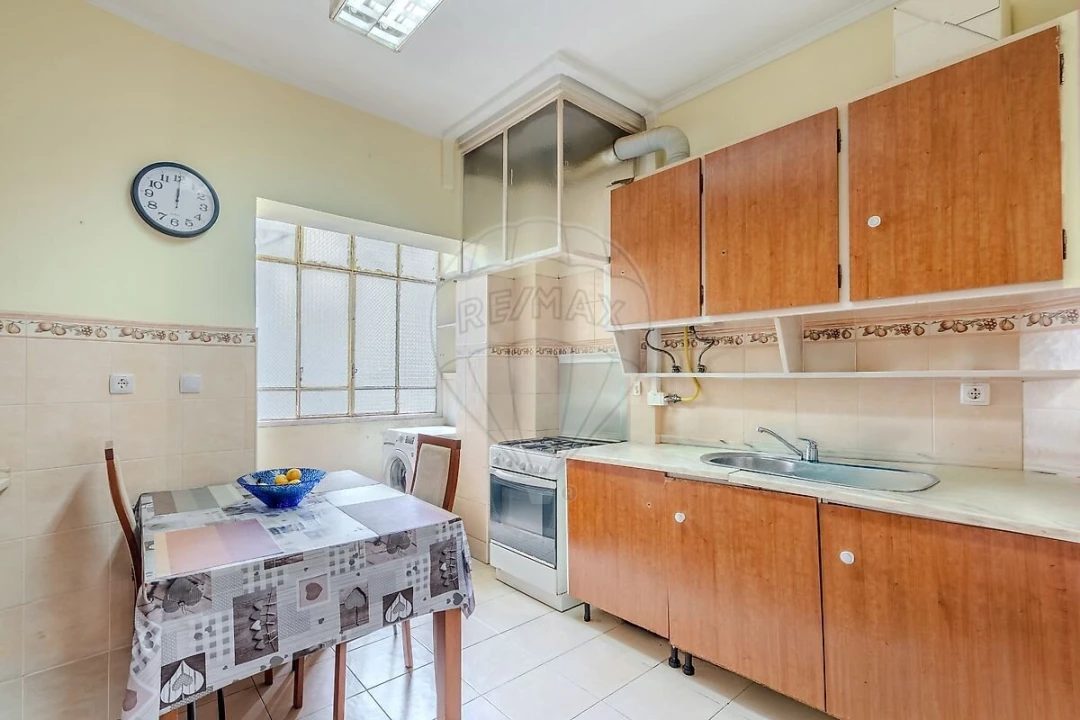 Apartamento T2 para Venda em Agualva e Mira-Sintra Foto 3