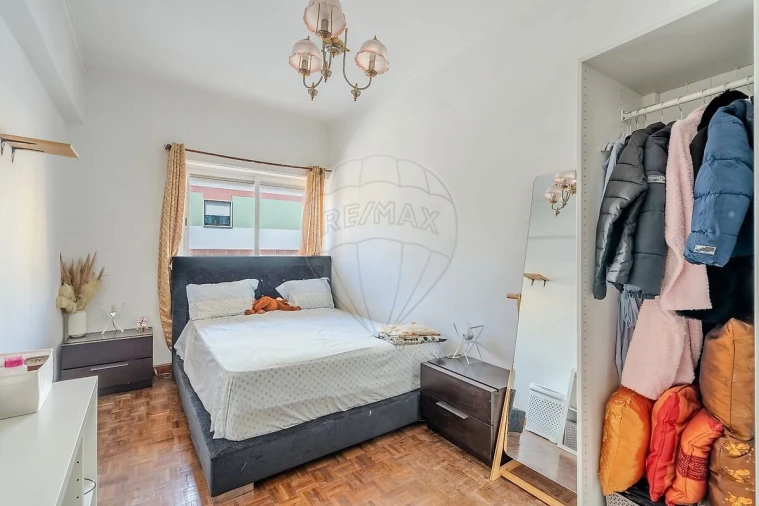 Apartamento T2 para Venda em Agualva e Mira-Sintra Foto 4