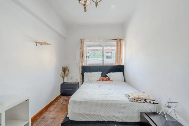 Apartamento T2 para Venda em Agualva e Mira-Sintra Foto 5