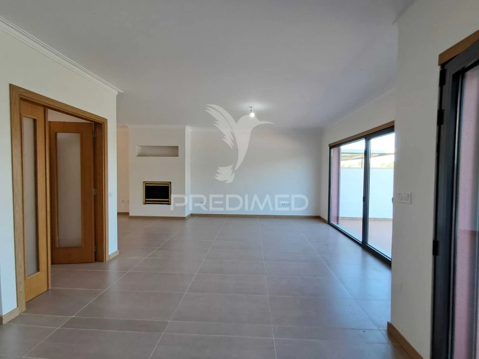 Moradia T3 para Venda em Guia Foto 5
