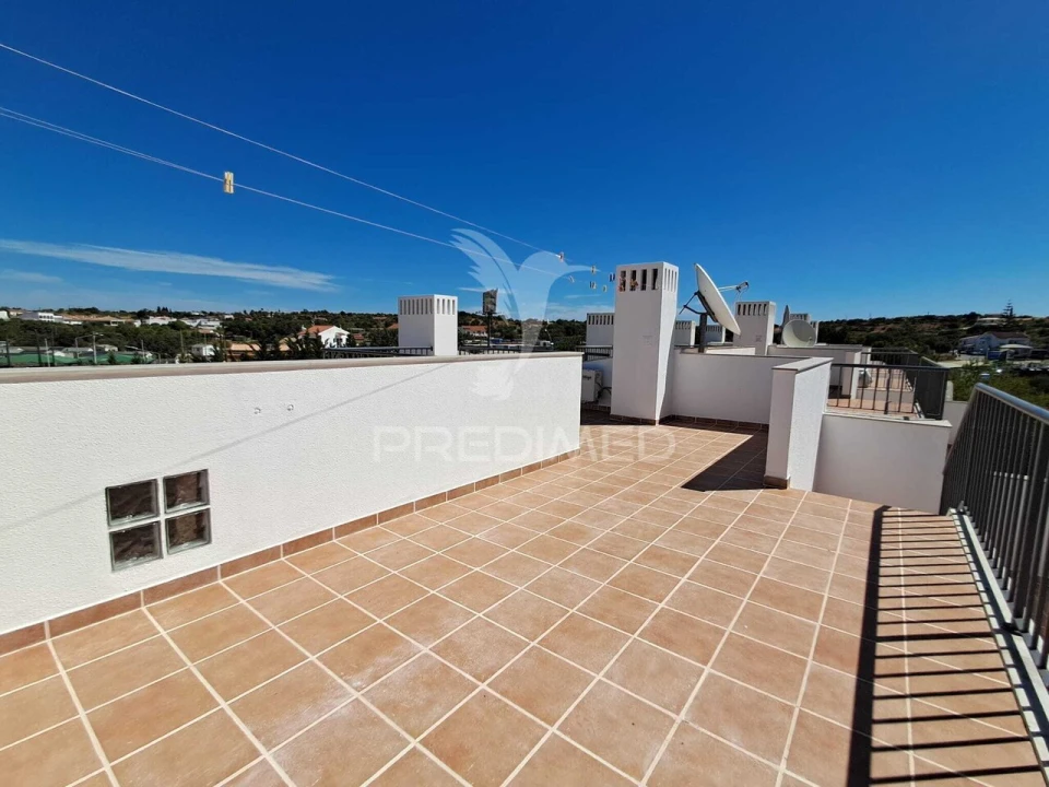 Moradia T3 para Venda em Guia Foto 15