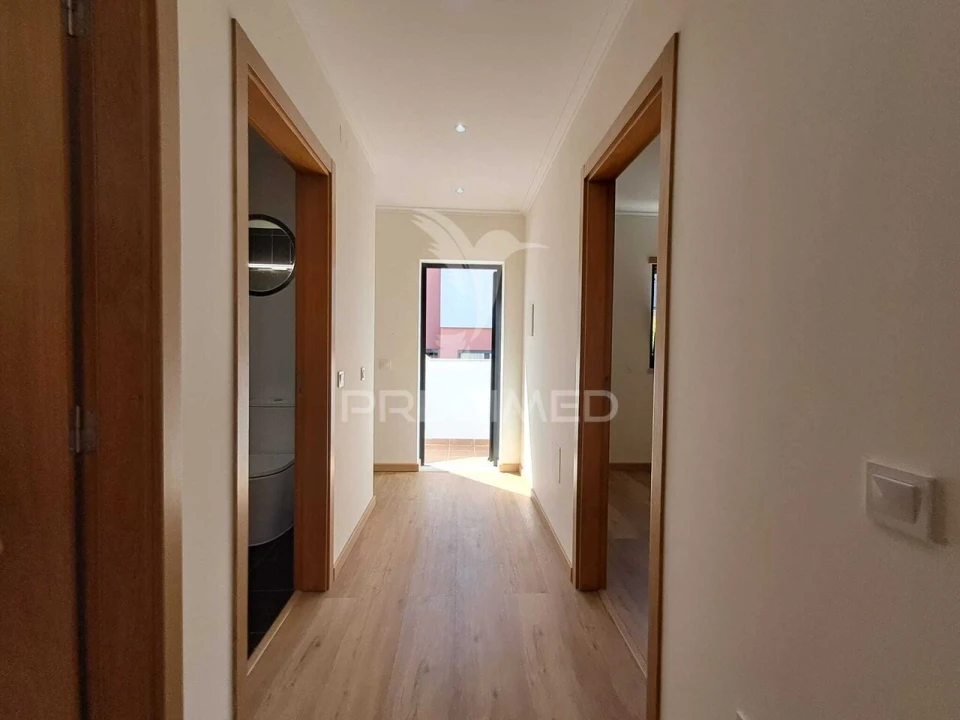 Moradia T3 para Venda em Guia Foto 18