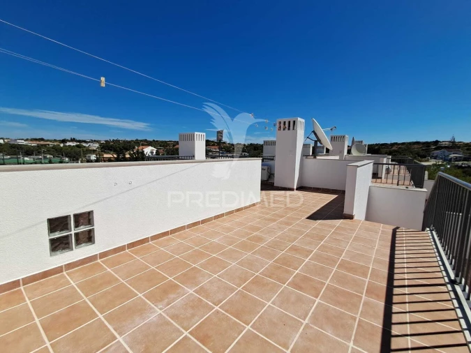 Moradia T3 para Venda em Guia Foto 15