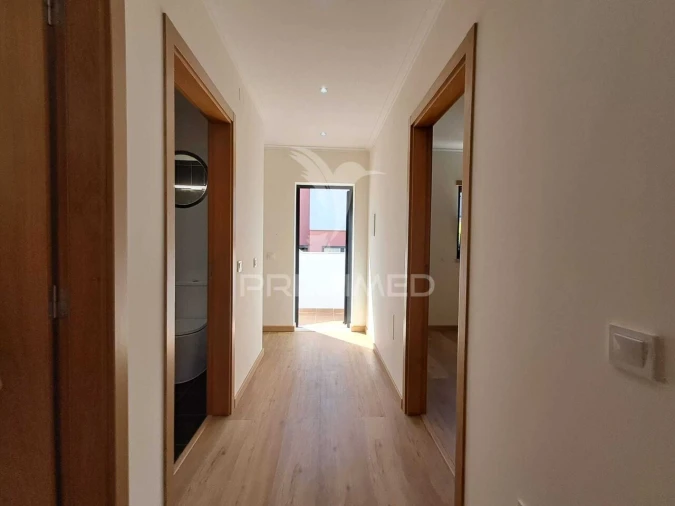 Moradia T3 para Venda em Guia Foto 18