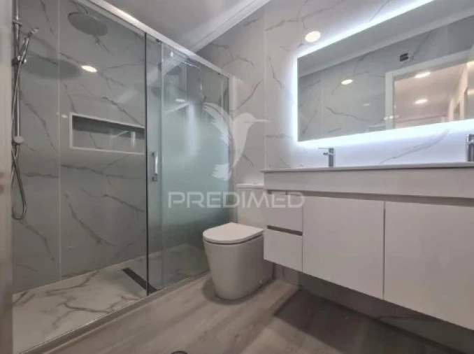 Apartamento T4 para Venda em Amora Foto 11