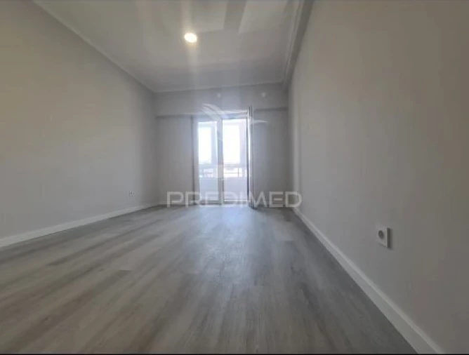 Apartamento T4 para Venda em Amora Foto 7