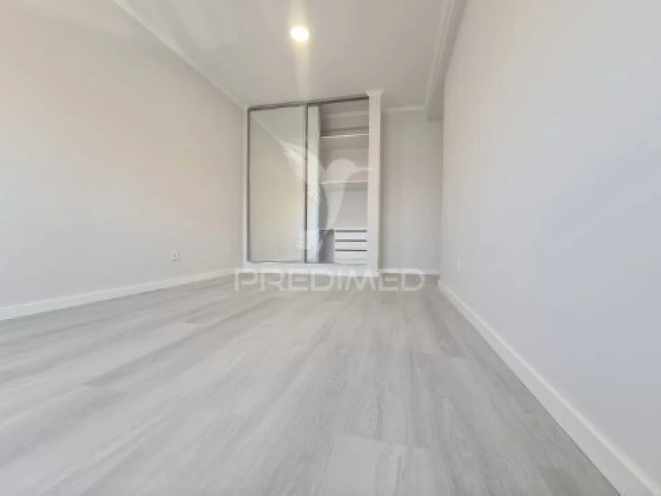 Apartamento T4 para Venda em Amora Foto 5