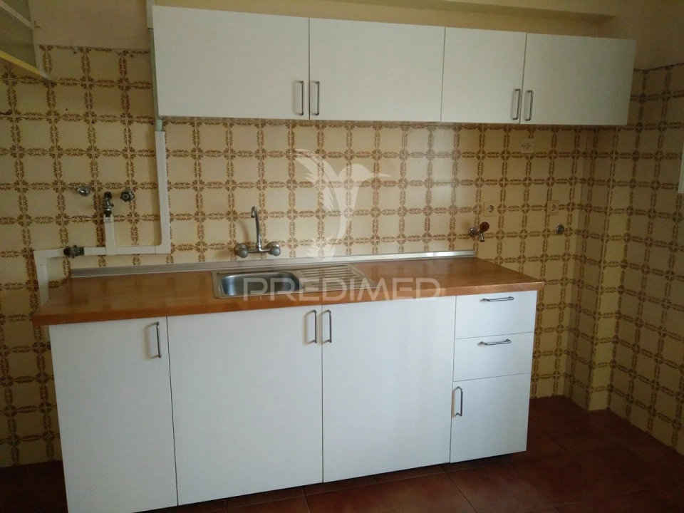 Apartamento T1 para Venda em Carregado e Cadafais Foto 1