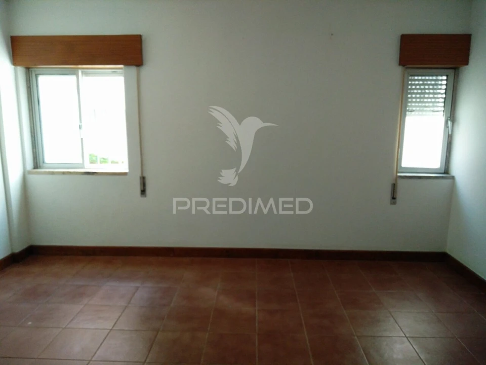 Apartamento T1 para Venda em Carregado e Cadafais Foto 13
