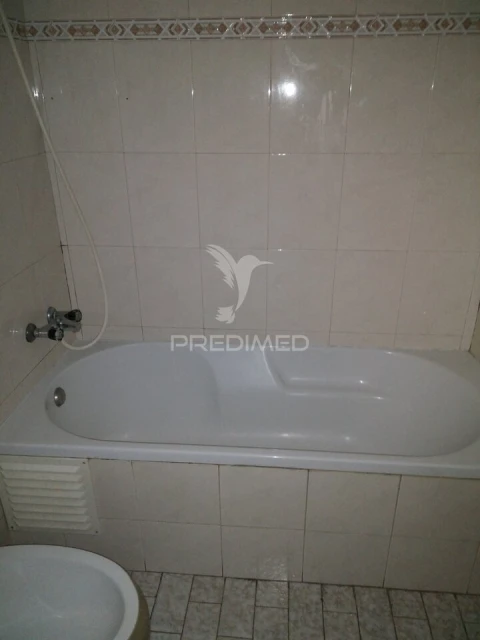 Apartamento T1 para Venda em Carregado e Cadafais
