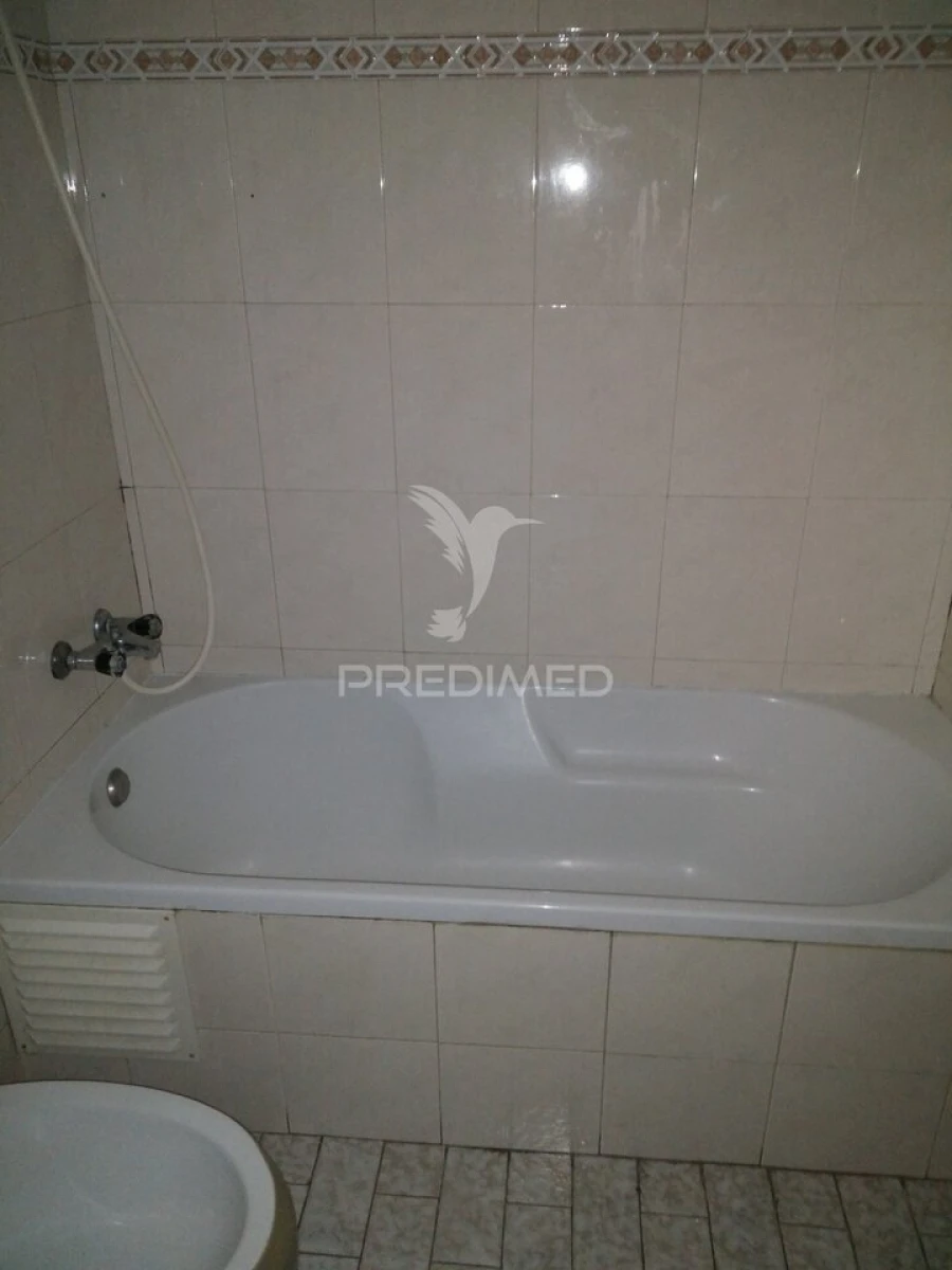 Apartamento T1 para Venda em Carregado e Cadafais Foto 9