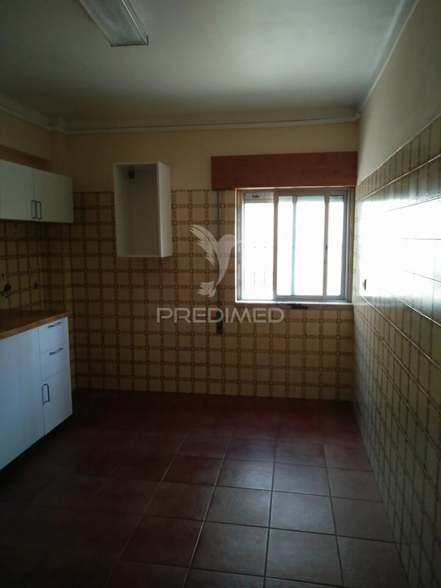 Apartamento T1 para Venda em Carregado e Cadafais Foto 4
