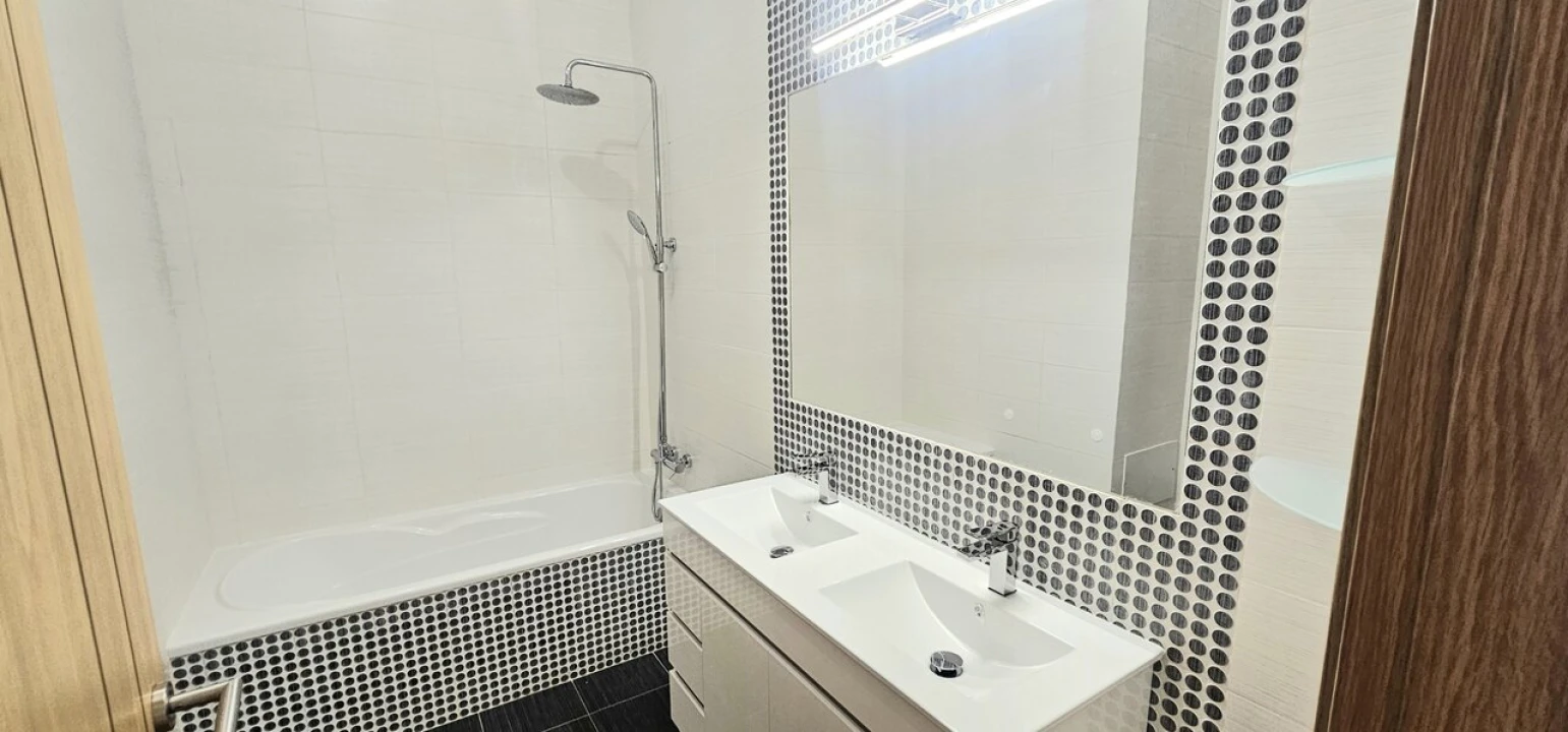 Moradia T2 para Venda em Guia Foto 15