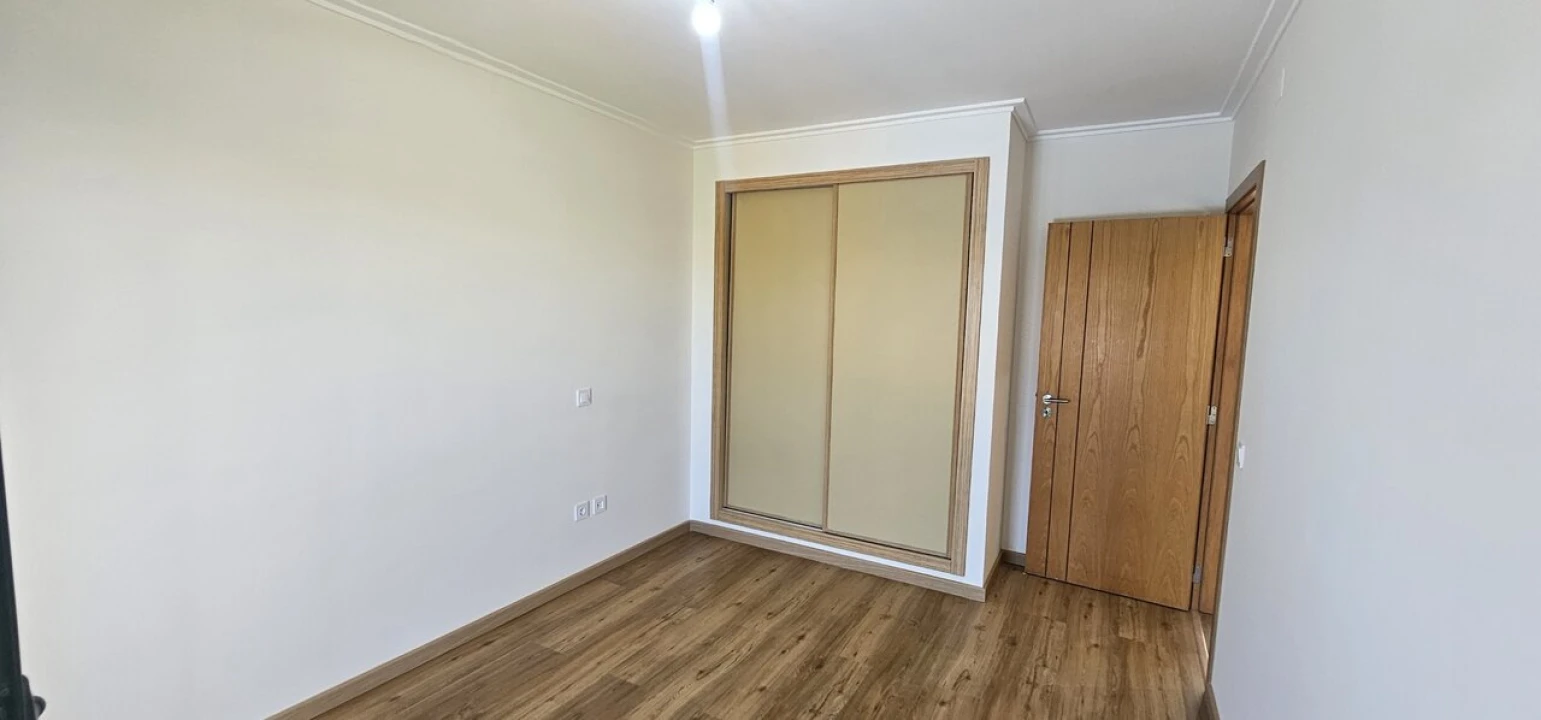Moradia T2 para Venda em Guia Foto 21