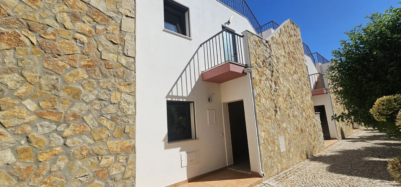Moradia T2 para Venda em Guia Foto 2