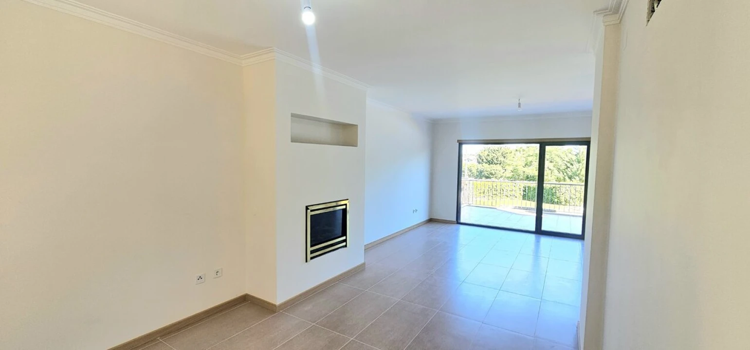 Moradia T2 para Venda em Guia Foto 5
