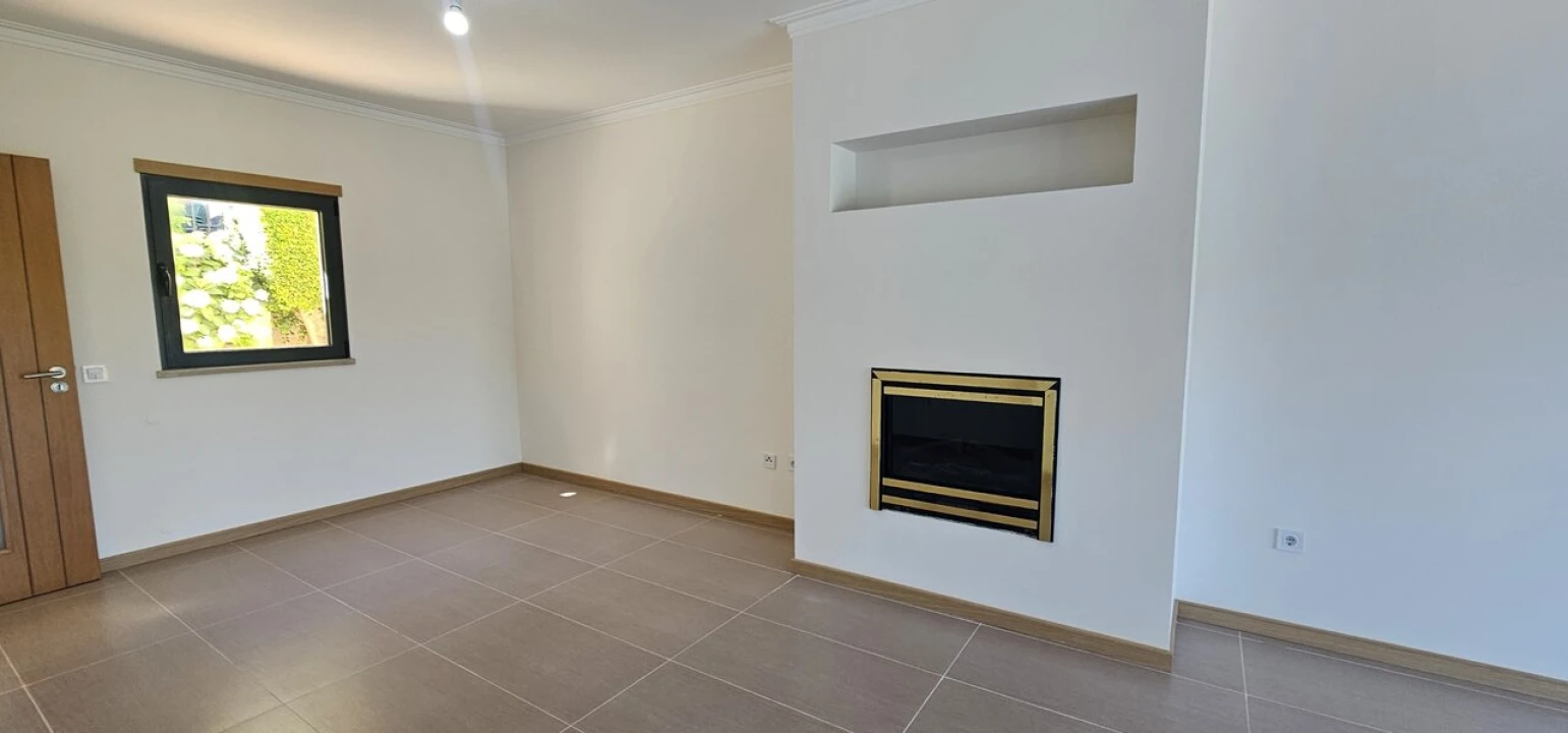 Moradia T2 para Venda em Guia Foto 7
