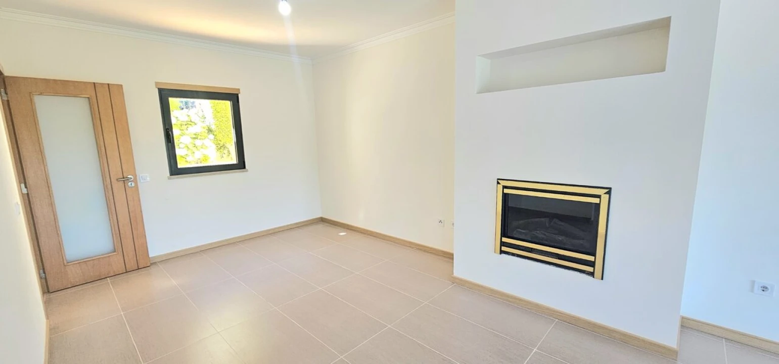 Moradia T2 para Venda em Guia Foto 6