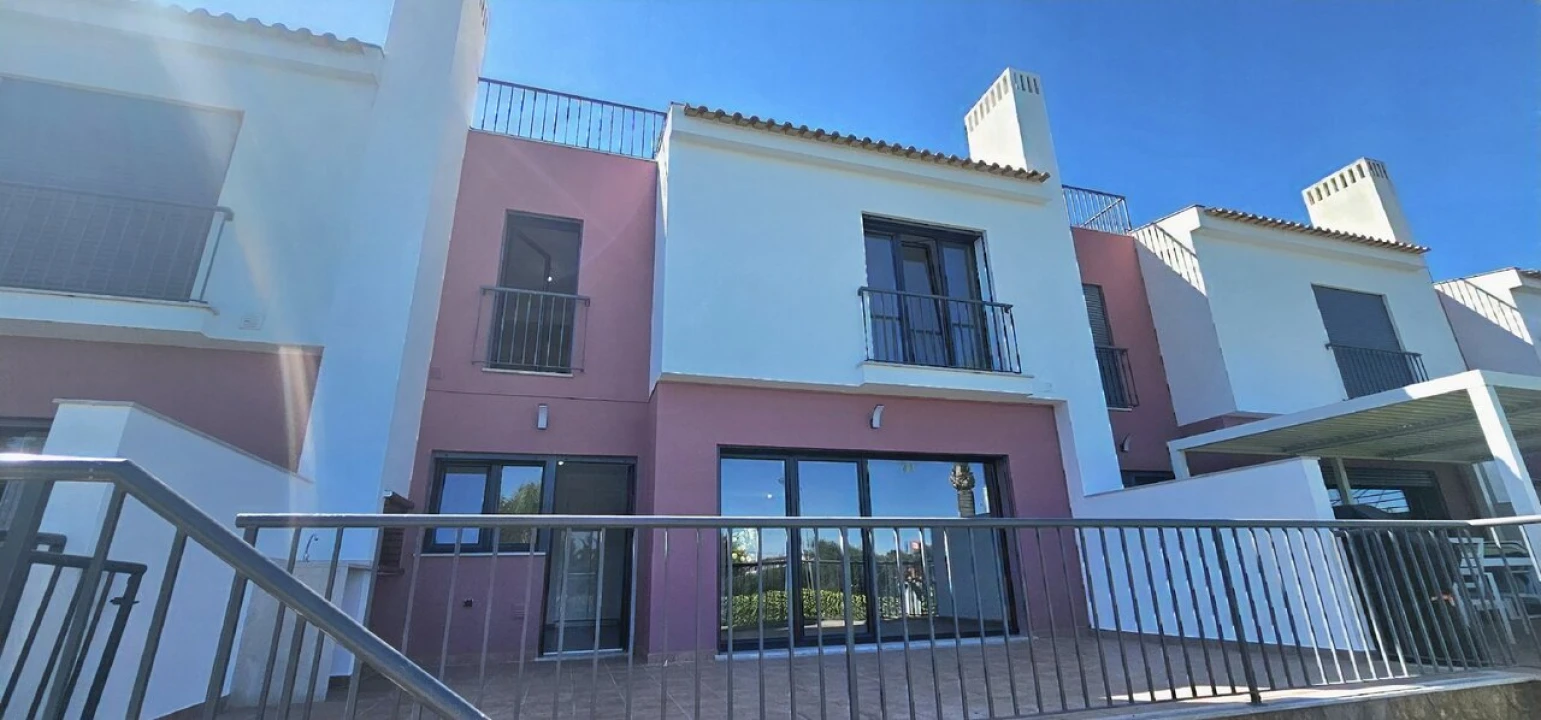 Moradia T2 para Venda em Guia Foto 32
