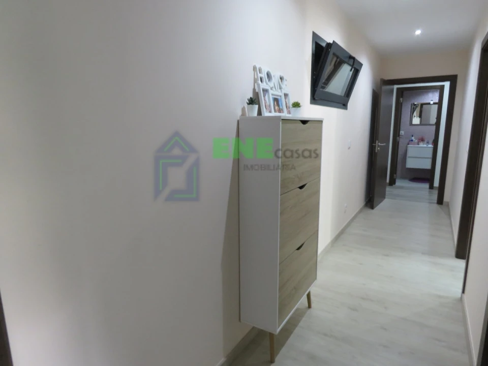 Moradia T2 para Venda em Dois Portos e Runa Foto 22