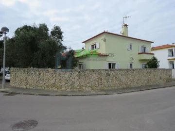 Moradia T4 para Venda em Carvoeira