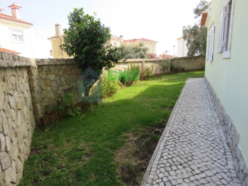 Moradia T4 para Venda em Carvoeira