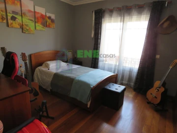 Moradia T4 para Venda em Carvoeira