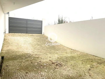 Moradia T4 para Venda em Abade de Neiva