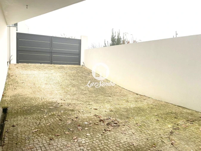 Moradia T4 para Venda em Abade de Neiva Foto 18