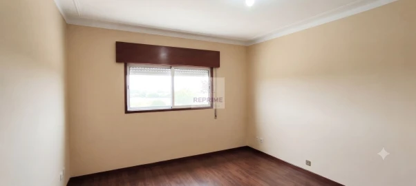 Prédio para Venda em Pedroso e Seixezelo