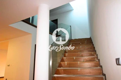 Moradia T4 para Venda em Abade de Neiva