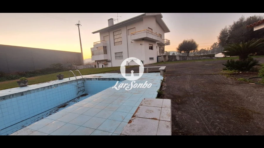 Moradia T4 para Venda em Roriz