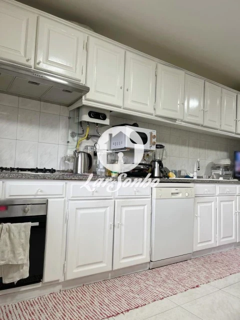 Moradia T4 para Venda em Arcozelo