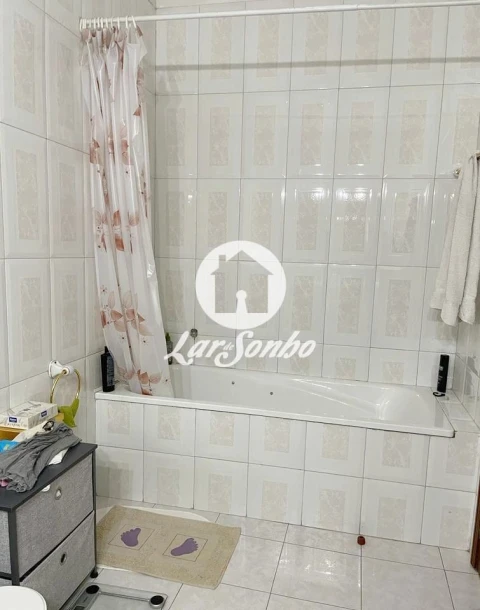 Moradia T4 para Venda em Arcozelo