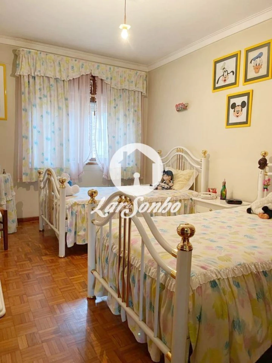 Moradia T4 para Venda em Arcozelo Foto 7