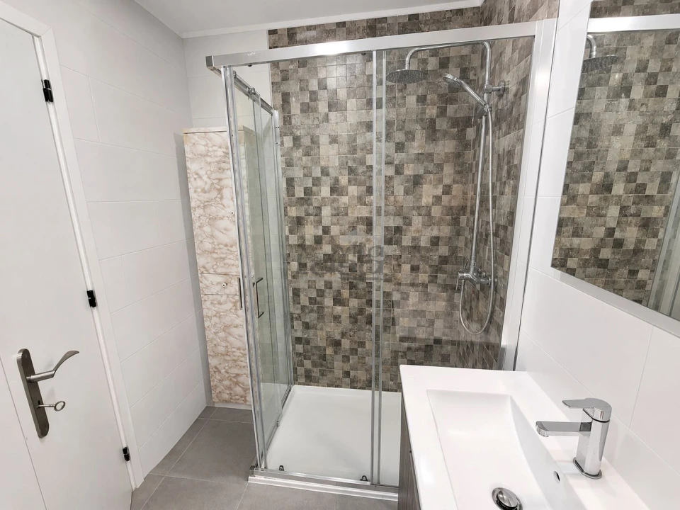 Apartamento T1 para Venda em Portimão Foto 4