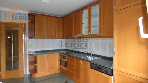 Moradia T3 para Venda em Campo e Sobrado