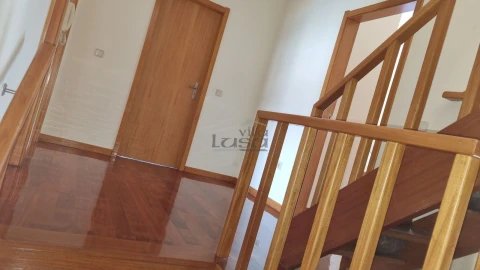 Moradia T3 para Venda em Campo e Sobrado