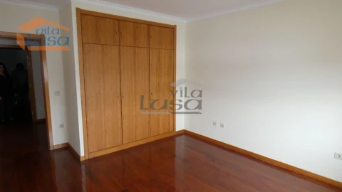 Moradia T3 para Venda em Campo e Sobrado