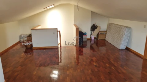 Moradia T3 para Venda em Campo e Sobrado