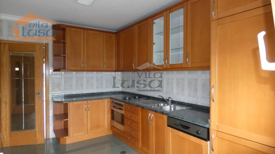 Moradia T3 para Venda em Campo e Sobrado Foto 7