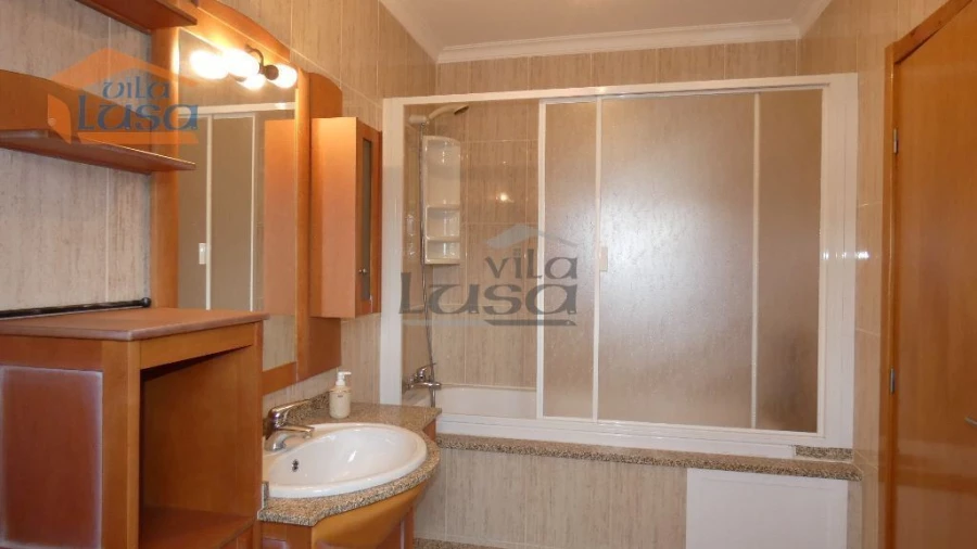 Moradia T3 para Venda em Campo e Sobrado Foto 16