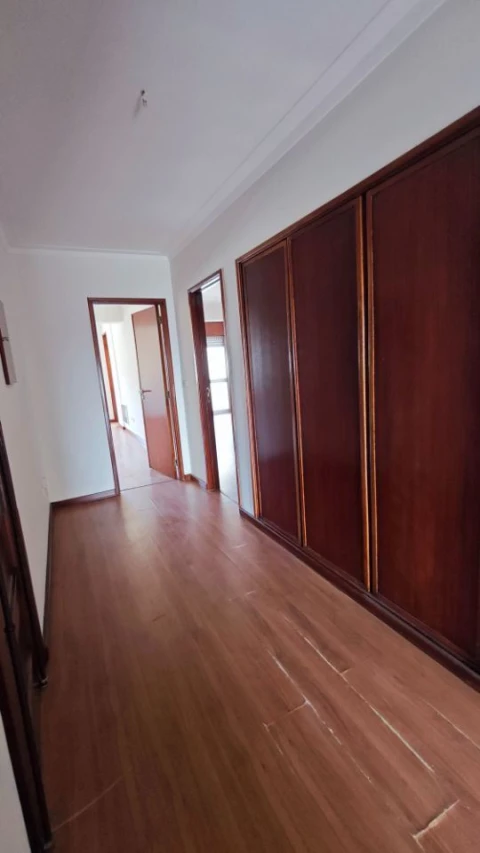 Apartamento T3 para Arrendamento em Santa Marinha e São Pedro da Afurada