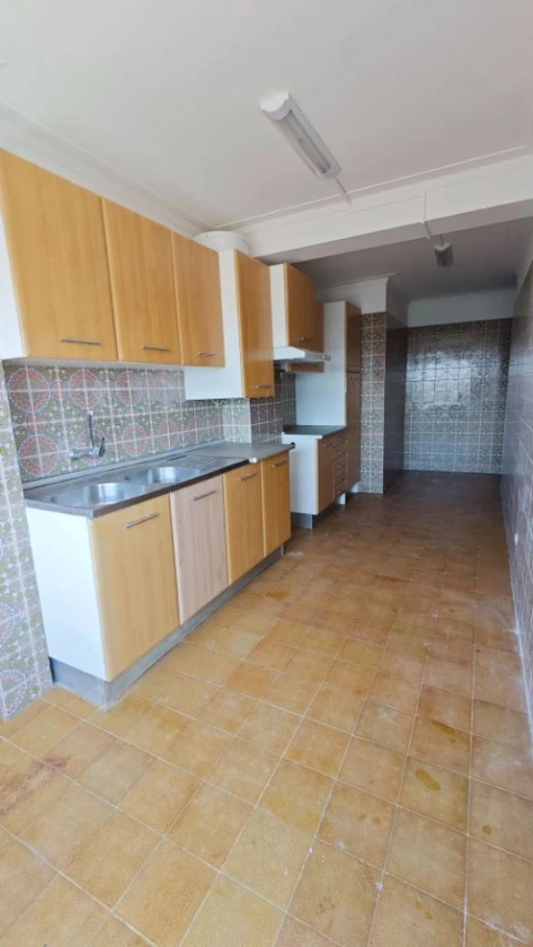 Apartamento T3 para Arrendamento em Santa Marinha e São Pedro da Afurada