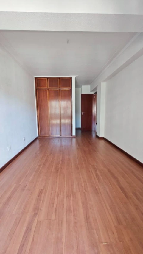 Apartamento T3 para Arrendamento em Santa Marinha e São Pedro da Afurada
