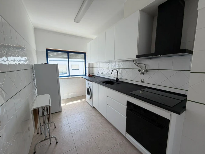 Apartamento T2 para Arrendamento em Ericeira Foto 5
