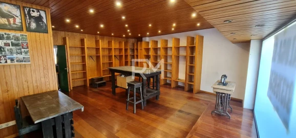 Loja para Arrendamento em Valongo