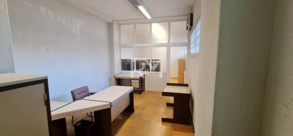 Loja para Arrendamento em Valongo
