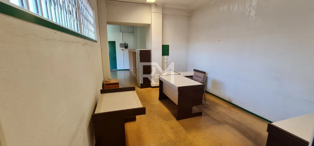 Loja para Arrendamento em Valongo Foto 9